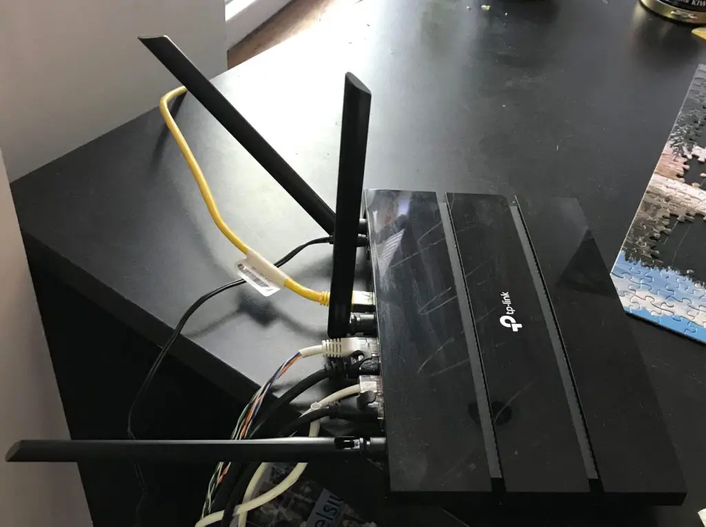 Router antenna alignment