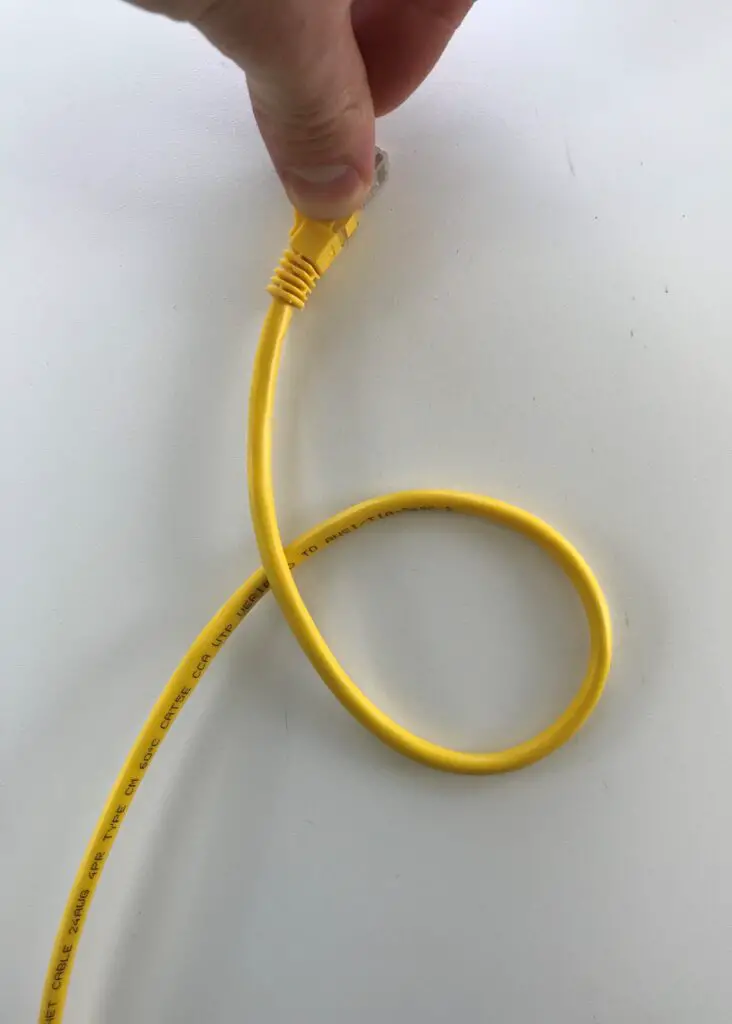 Unshielded cat5e ethernet cable bending